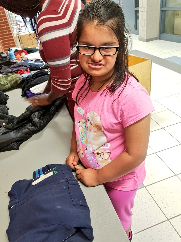 D_Hamilton_PDSB's tweet image. Attention @BerylFordPS Peeps!  The #CommunityClass students have folded all of your lost items so come and collect them before it's too late!