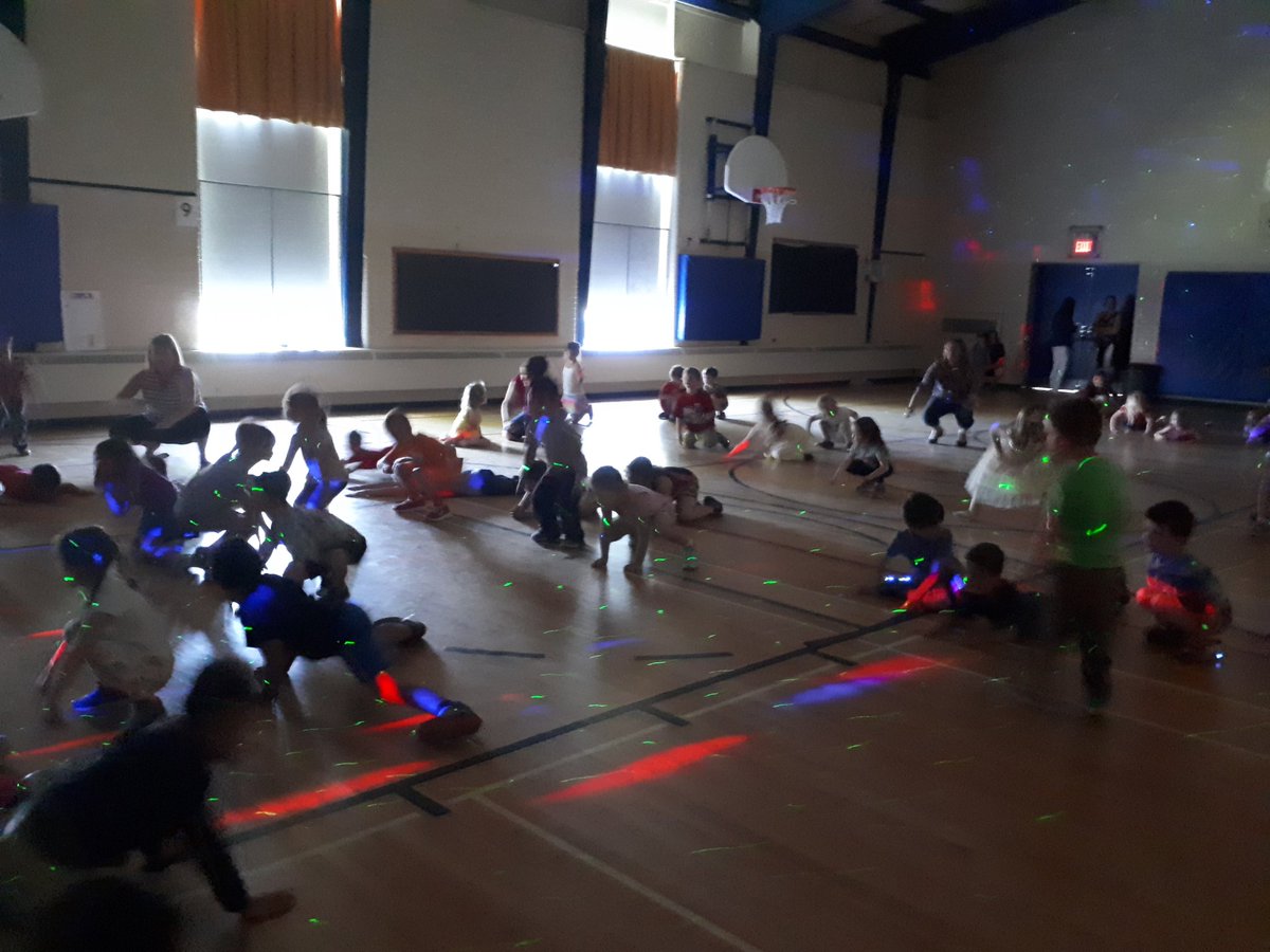 Gettin' low! <a href="/CentralCyclone1/">CentralCyclones</a> #kinderdanceparty