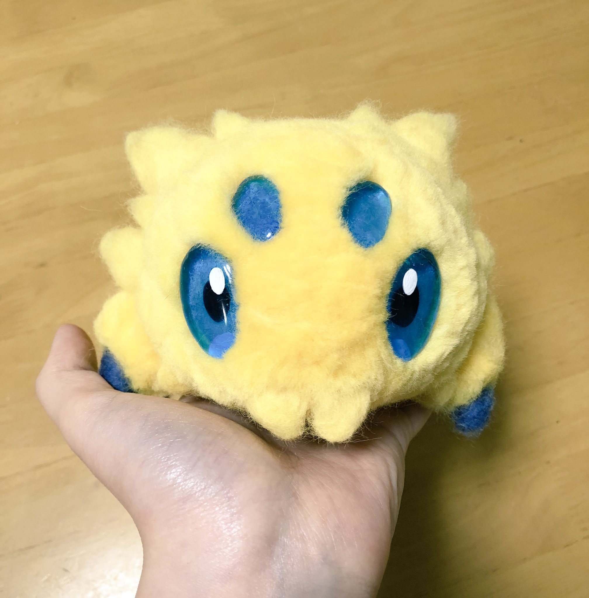 Twitter 上的 みおっぺ 羊毛フェルトで等身大バチュル作りました もふもふ 羊毛フェルト ポケモン召喚 ポケモン刺せるかな T Co G9glhxmdsh Twitter