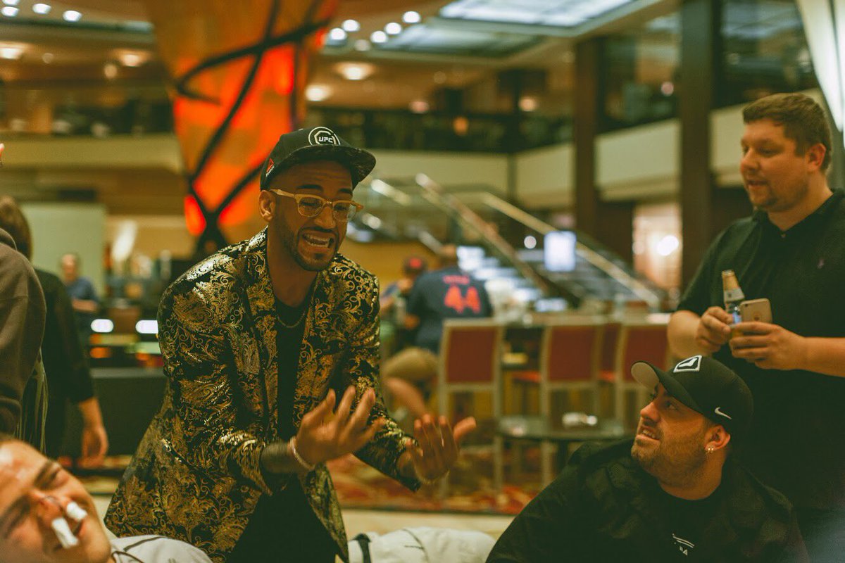 TheTruthJackson's tweet photo. What a time to be alive! Here are some of my favorite shots from #bts of #UFC225 #fightweek. Shout out to my guy @raykuglar for documenting this crazy adventure. Check out the full album at https://t.co/llENdVHFVs. #TruthvsPunk
https://t.co/oMIFQcq1Cw https://t.co/Ks9RnEmdge