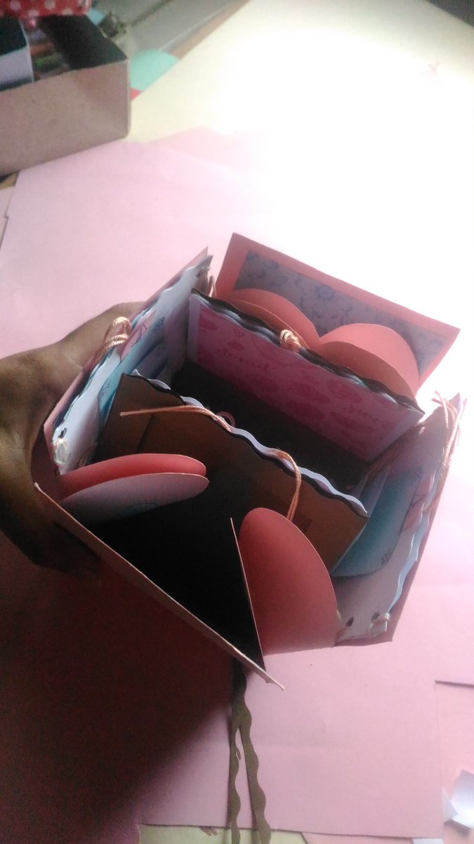 thealessandra_'s tweet image. Made to order 😍 by yours truly #explosionbox #loveforcrafts #crafts #craftsupplies #craftbuzz