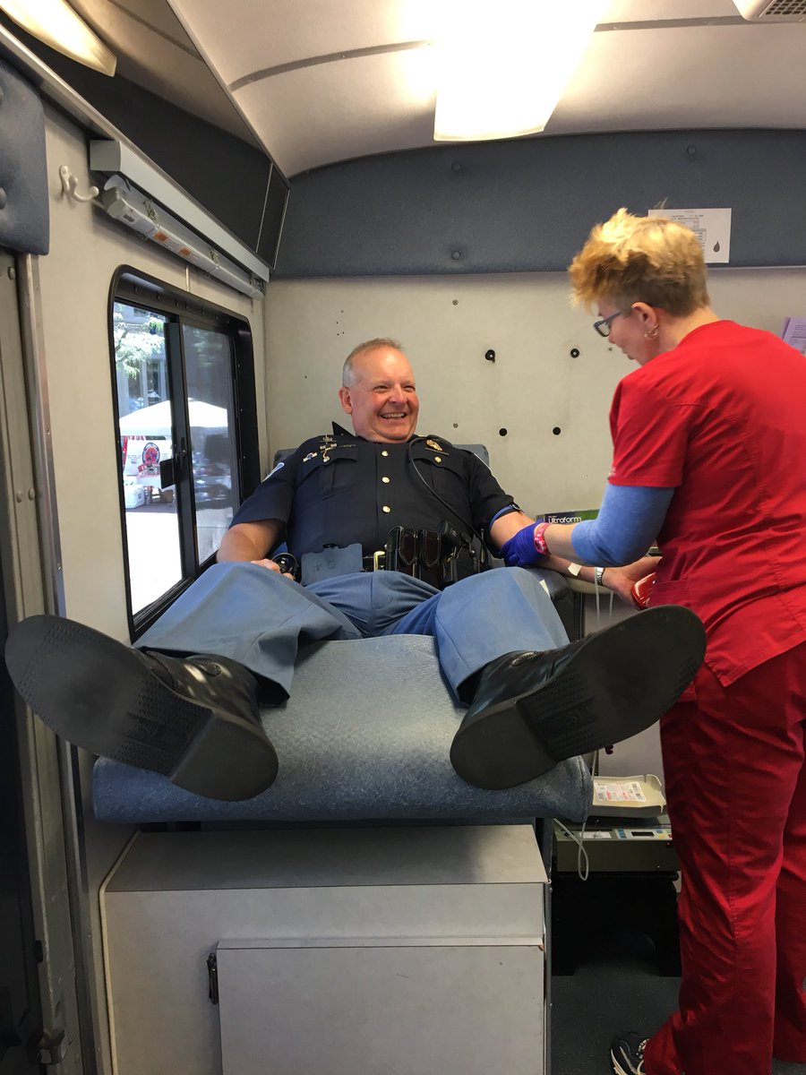 Indiana State Police Alliance, Colts, and the Indiana Blood Center working together at the Indiana Fallen Officer Blood Drive on Monument Circle in Indy.
Come give the gift of life, have some free pizza, get a free t-shirt, and meet the Colts cheerleaders.
#givethegiftoflife