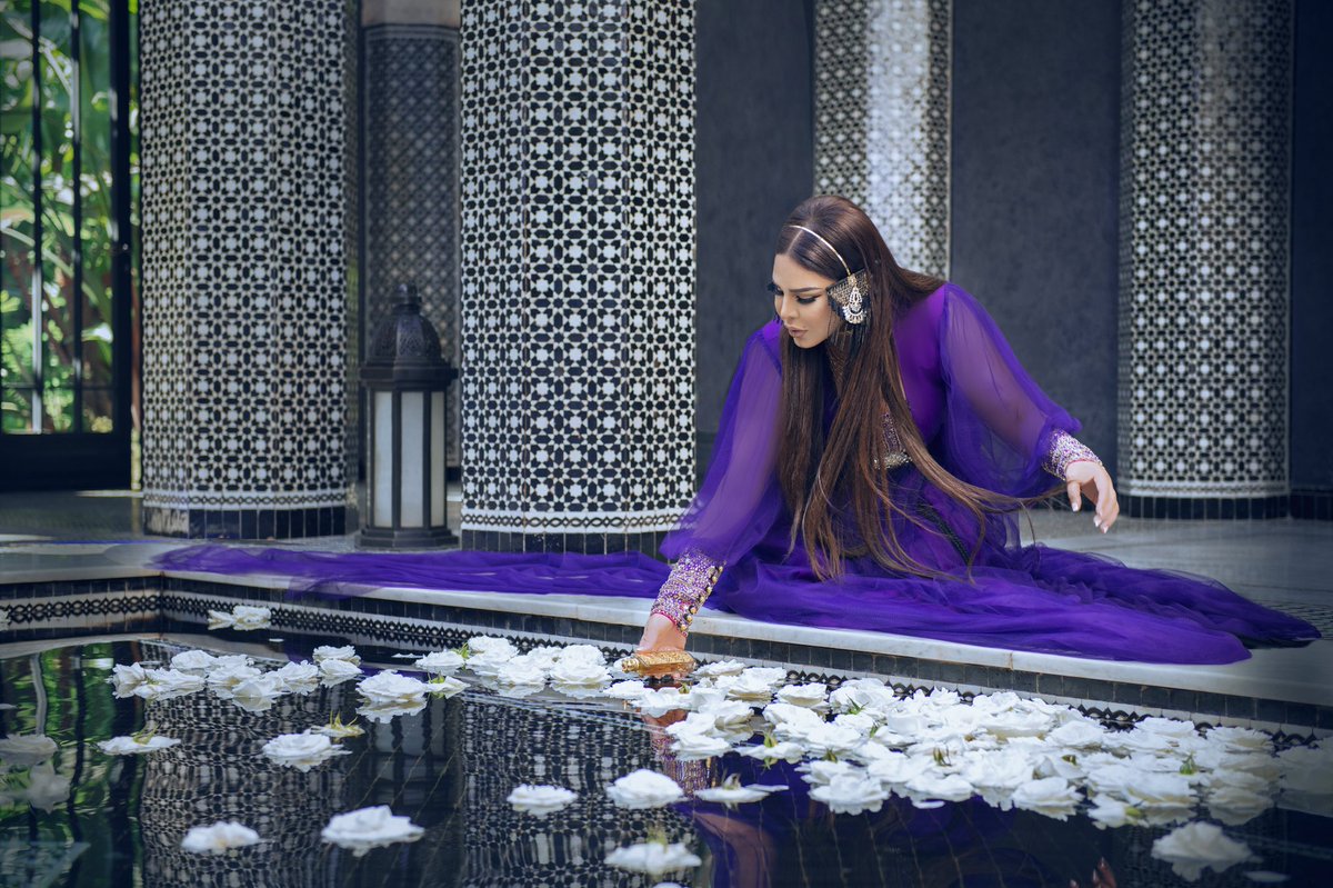 AhlamAlShamsi's tweet photo. 💜 جمهوري في المغرب ،، معكم من منصة النهضة يتجدد اللقاء في ٣٠ يونيو ٢٠١٨ .. وحشتوني .. احبكم #احلام 😘💜🌷 https://t.co/Hl19JRu1Pw