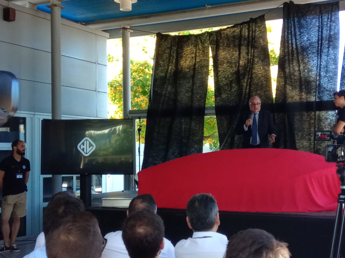 juangenome's tweet image. President of @MarcaEspana live at #HyperloopUPV #ValentiaUnveiling "Esta es la cuarta revolución industrial"
#hyperloop #UPV #HyperloopMarcaEspaña