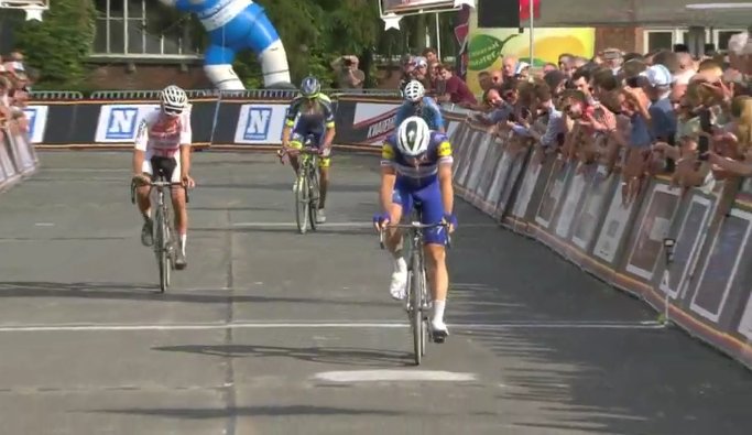ZXCycling's tweet photo. 🇧🇪 #DwarsDoorHetHageland results
1 🇱🇻 @Neilands_K of 🇮🇱
@yallaACADEMY
2 🇮🇹 @eliaviviani of 🇧🇪 @quickstepteam
3 🇧🇪 @GVermeersch of 🇧🇪 @CorCirCT
4 🇧🇪 Jerome Baugnies of 🇧🇪 @TeamWantyGobert
5 🇧🇪 @Sean_Bieke of 🇧🇪 @Snipercycling
#DDHH18 #napoleongamescup https://t.co/hP5QCJOvZW