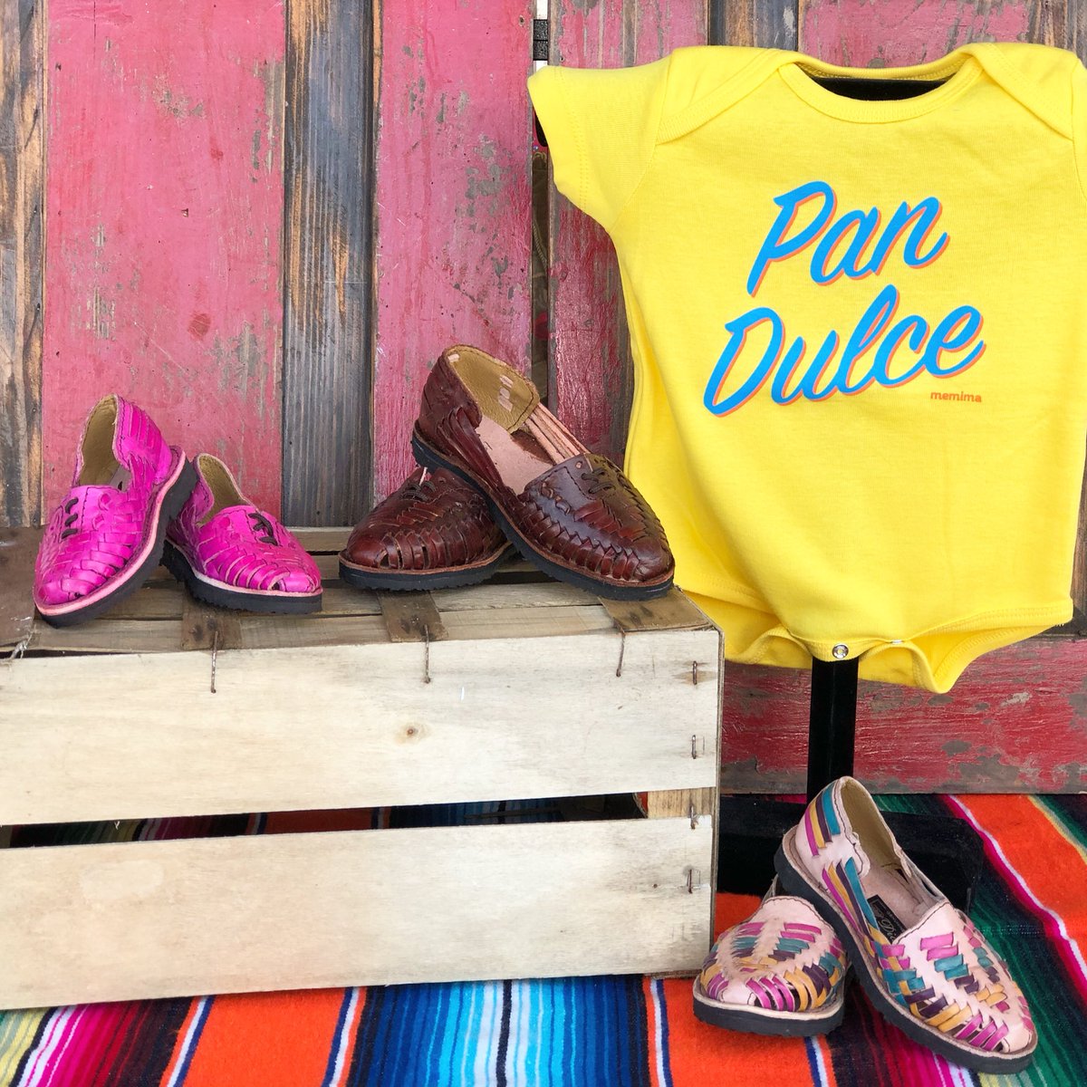 karolinasantiqs's tweet photo. Along with the men’s #huraches we also received this adorable #childrens huraches! They are hand made and leather and come in pink and brown and pair up nicely with our #pandulce onesie (which comes in yellow pink) #purosanantonio https://t.co/g3VbvSX7Cp