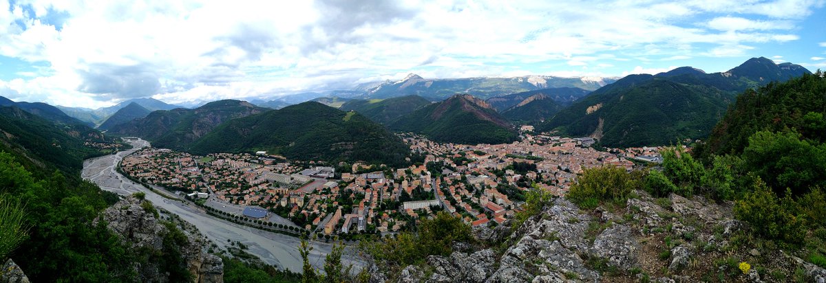 lolo2774's tweet photo. Fin d'après-midi sans pluie, on en profite ! Digne-Les-Bains.
#AlpesDeHauteProvence #MyProvenceAlpes
#Mon04 https://t.co/PBU0d4Kkly
