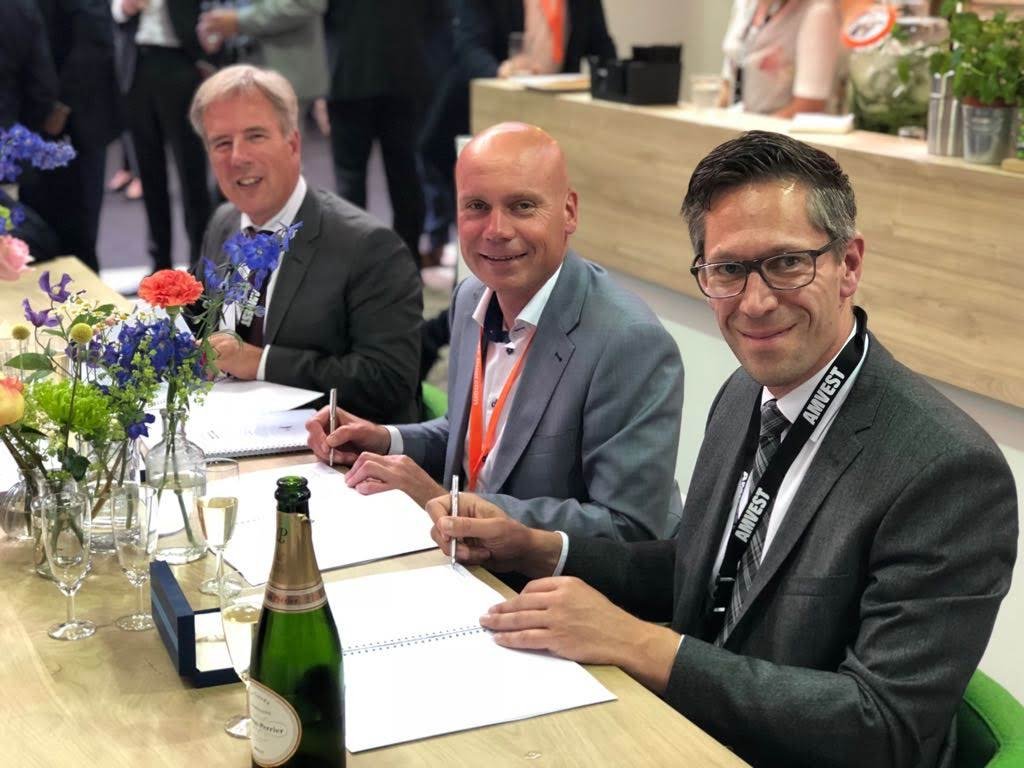 Een getekende overeenkomst! Ter Steege gaat 68 #appartementen bouwen aan de #Koningslaan in #Rotterdam. De appartementen komen in de portefeuille van Amvest Investment Management. buff.ly/2tak5Ir