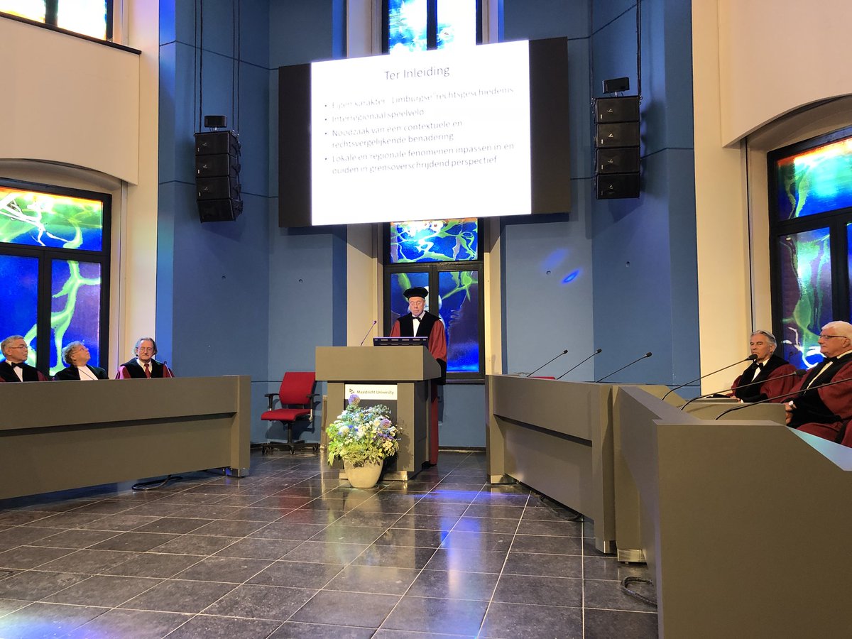 janmsmits's tweet photo. Afscheidsrede van Prof. Louis Berkvens als hoogleraar #rechtsgeschiedenis der Limburgse territoria #LGOG @lawinmaastricht @MaastrichtU https://t.co/kvRZH8MYCQ