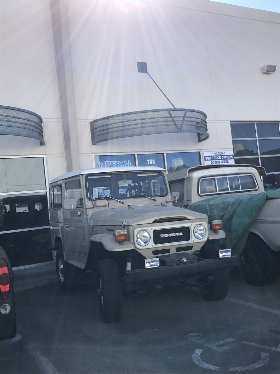 SuperFlyAutos's tweet photo. We just love to drive along and find stuff like this. #RoadSideFind #Toyota https://t.co/NevZwBy9rc