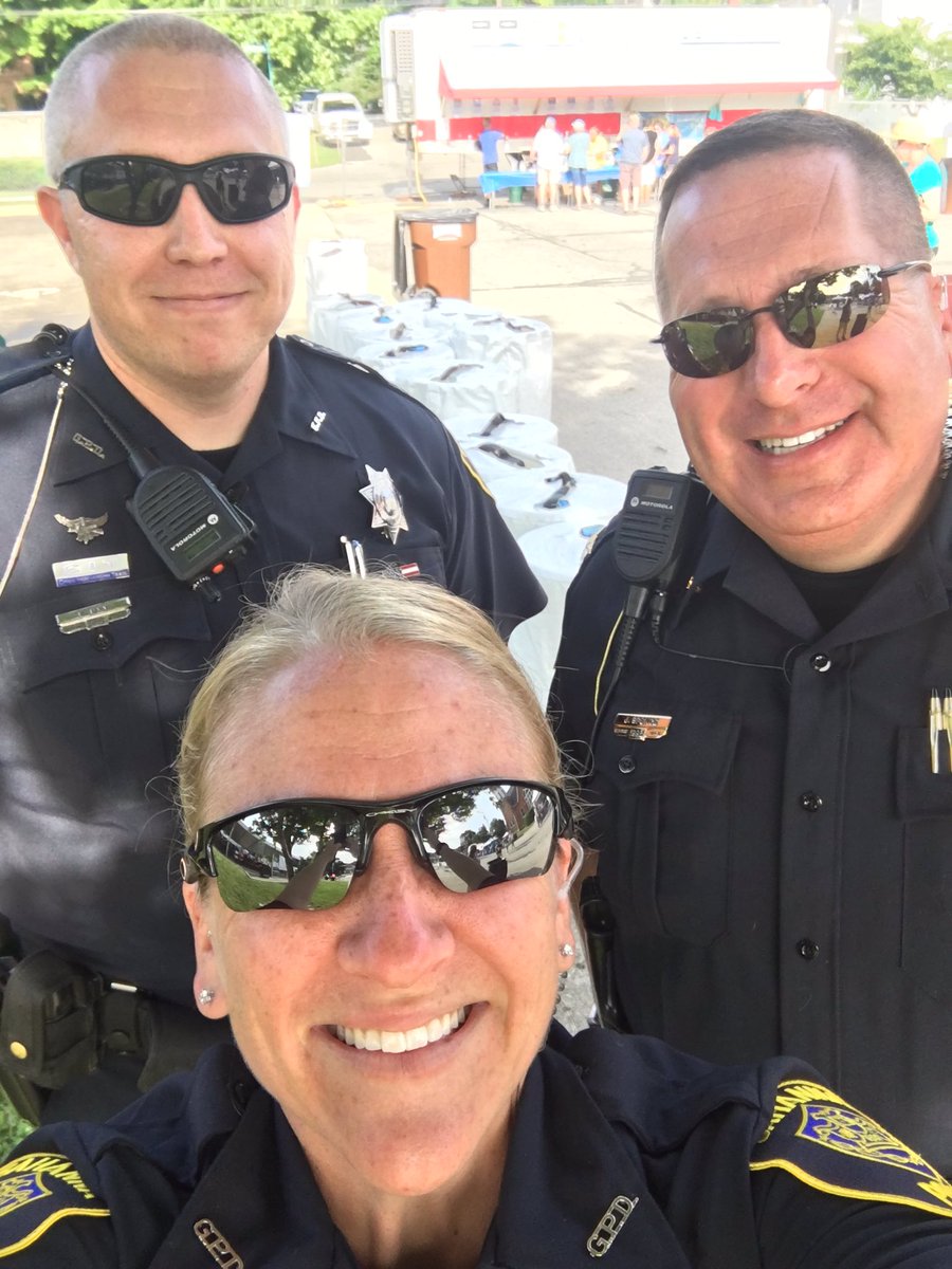 GahannaPD's tweet photo. And we found chief Spence working! https://t.co/5Tr4qF1WJD