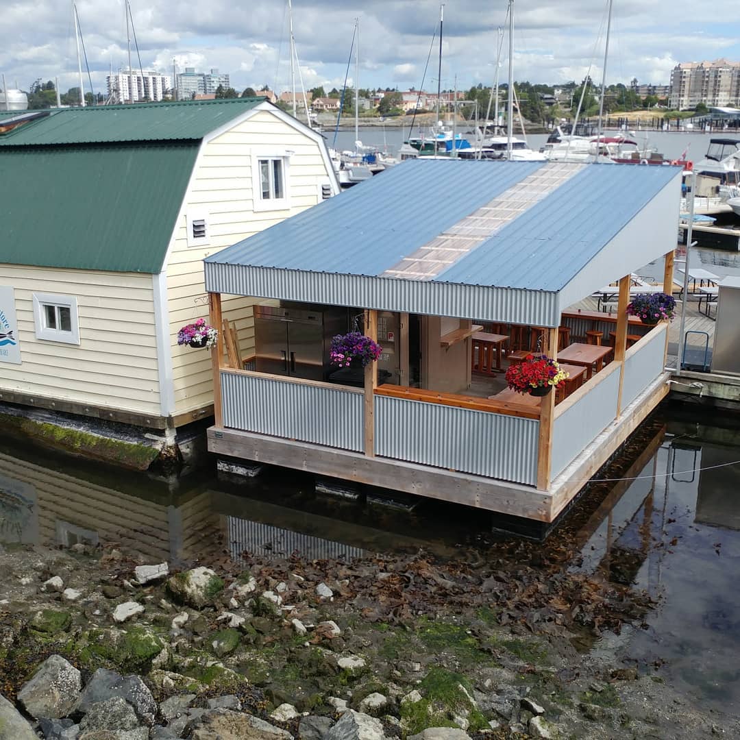 FishStoreYYJ's tweet image. The #floathomes still float during this negative tide, but things end up kinda high and dry for us at Fisherman's Wharf, #Victoria! Image by Wiebo Troost - @yyjwrt instagram.com/p/BkD22z0DETo #negativetide #pacficocean #fishermanswharfvictoria #vancouverisland #yyj