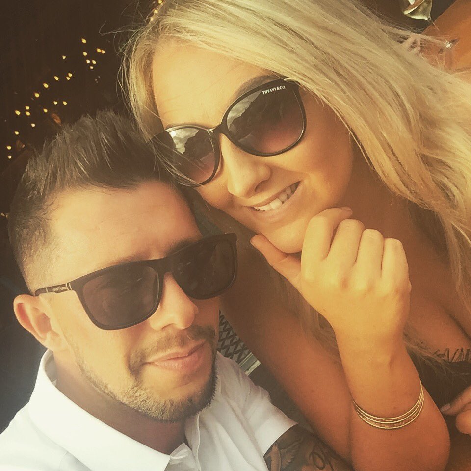 monkey2712's tweet image. Me an the #wife