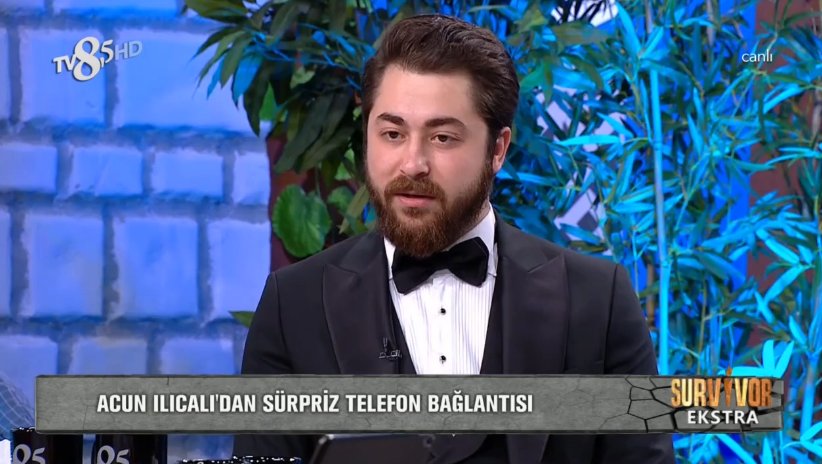 Acun Ilıcalı canlı yayına bağlandı;

Acun Ilıcalı :" Murat'ı böyle sabah akşam non-stop eleştirirken O'nunda sevenlerini üzdüğünü unutma Semih. Herşey de performans değildir. Ki Murat'ın hızı falan da çok iyi"

#Survivor2018 #Survivordiyaloglariofficial
 #Survivor