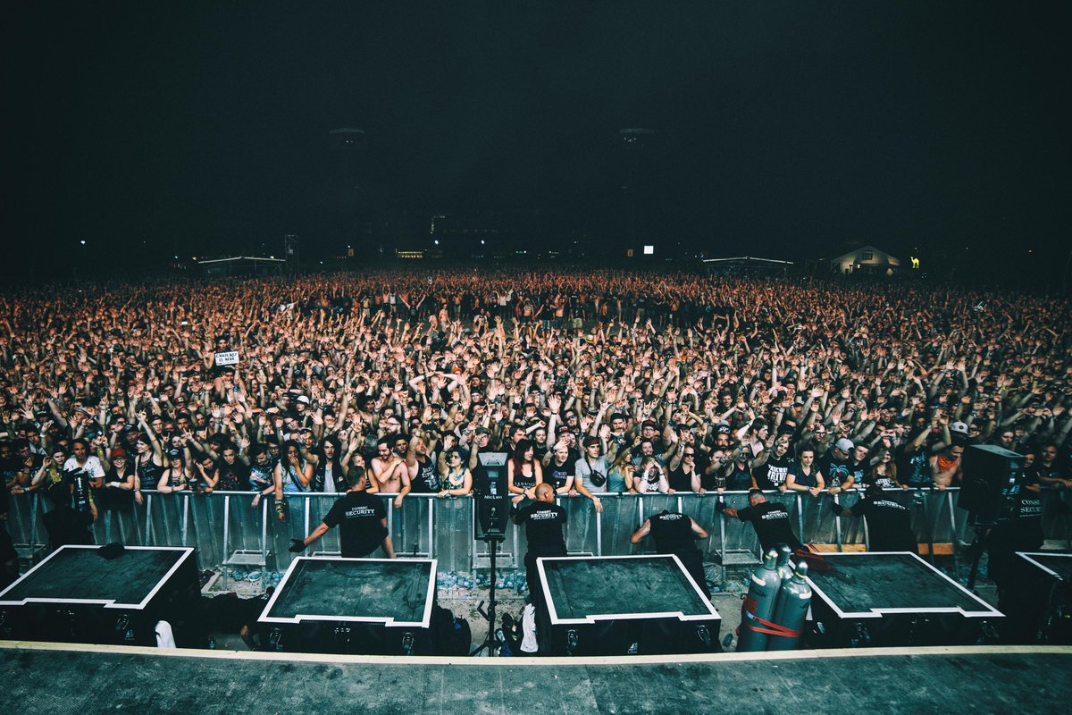 Open that pit up 🙌, but take care of each other! Are you ready @WFF_Festival? 
📷<a href="/goodguychady/">Chady</a>