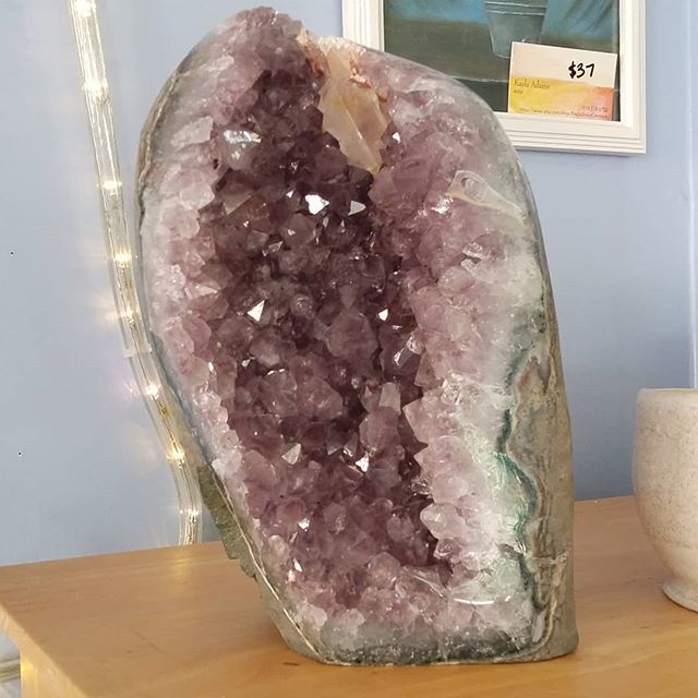 earthandsoulma's tweet photo. Amethyst dreams! Just in from a local rockhound! #amethyst #amethysttower #dreamy #purple #loveit #crystal https://t.co/0OWWL6Aiab https://t.co/8dOMts7Mqc