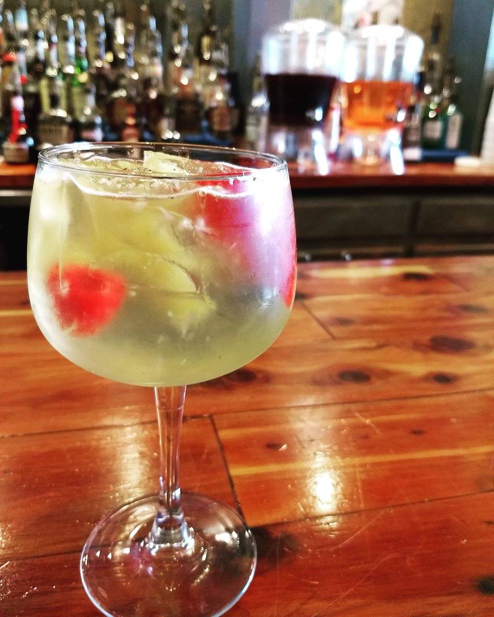 Zarzuela49068's tweet image. Delicious fresh seafood ready tables available join us for dinner Zarzuela downtown Marshall at the crossroads of 69 &amp;amp; 94