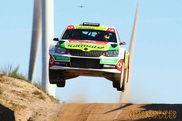 ACachalvite's tweet image. Al no ser reclamados dos de los lotes de láminas, los pongo de nuevo en juego. Participarán quienes retwiteen y sigan a esta cuenta. Esta vez dos lotes de cinco láminas con temática 'volar alto' #sorteo #rally #jump