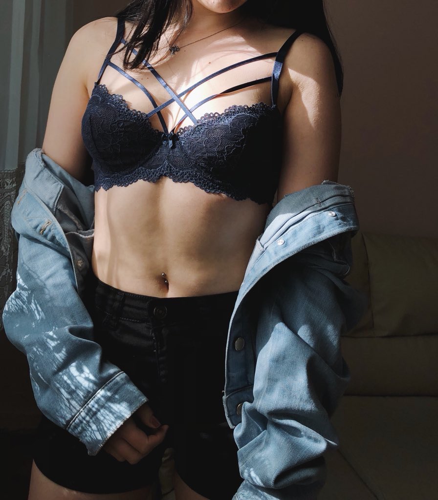 Herkes bayram harçlığı veriyorum diye çekiliş yapıyor. Biz de bayramlık sütyen verelim o zaman. Pazar gecesine kadar bu tweeti RT’leyen ve bizi takip eden 2 kişiye görseldeki ürünü hediye ediyoruz. İyi bayramlar, bol şanslar 🍀🍀🍀