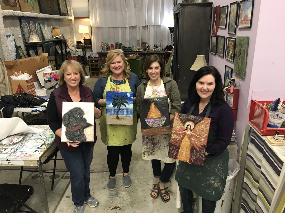 FleurDeMe1's tweet photo. Tell us about your experience at Fleur de ME Designs! We love hearing from you!
#BeDifferent #PaintDifferent https://t.co/LqLwMELMLQ