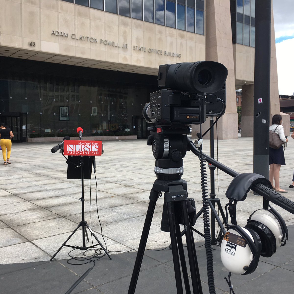carlwelden42's tweet image. Today's gig: ENG camera &amp;amp; sound for New York State Nurses Association safe staffing press conference in Harlem. 
#sonyfs700 #electrovoice #re50 #sennheiserg3 #nursing #safestaffing #patientcare #nys #legislation @nynurses
 @Electro_Voice @SennheiserUSA @remote_audio @SonyProUSA
