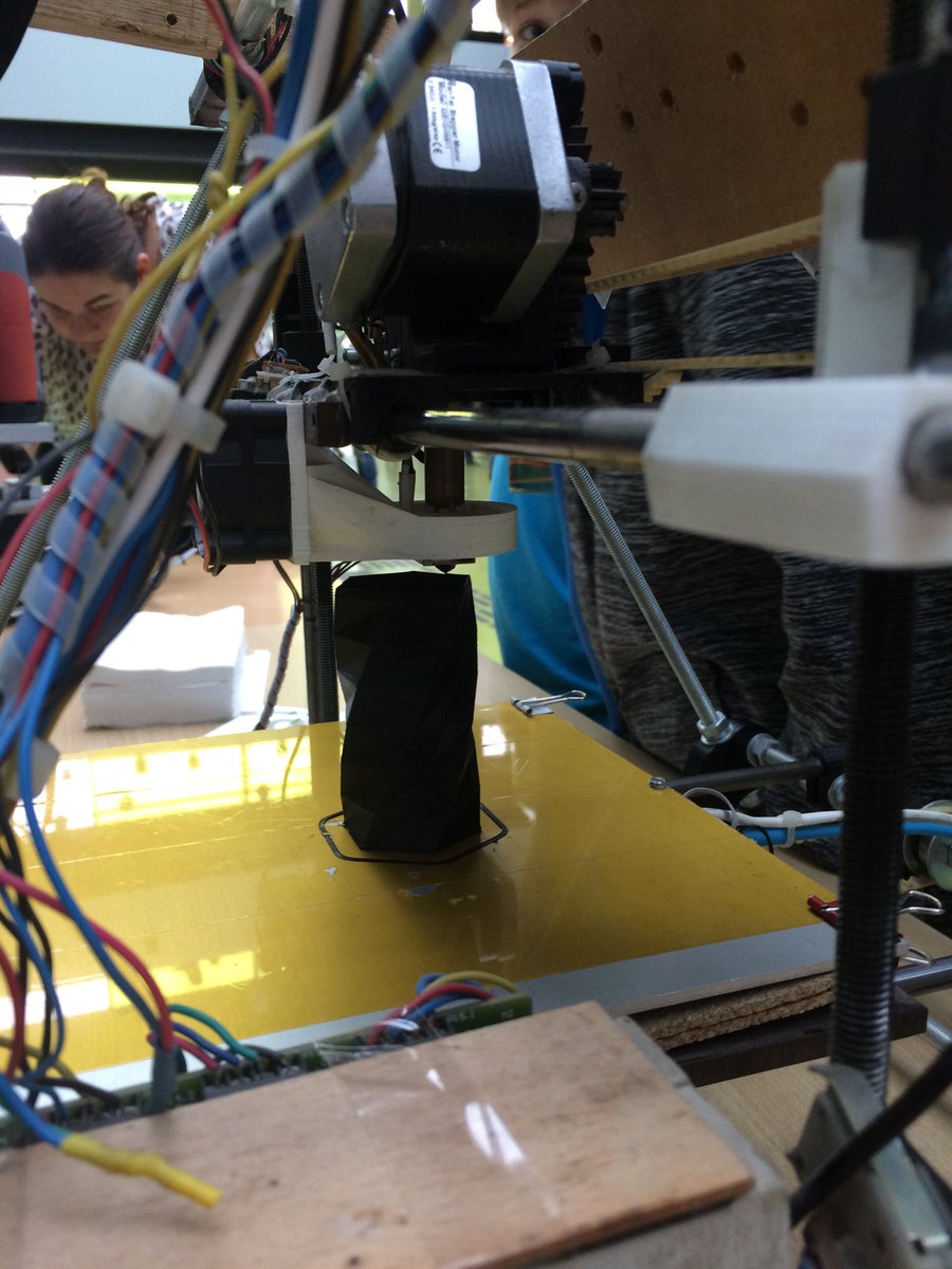tudresden_de's tweet photo. #LNdWDD 3-D-Druck #Informatik https://t.co/ztaxmF73IN