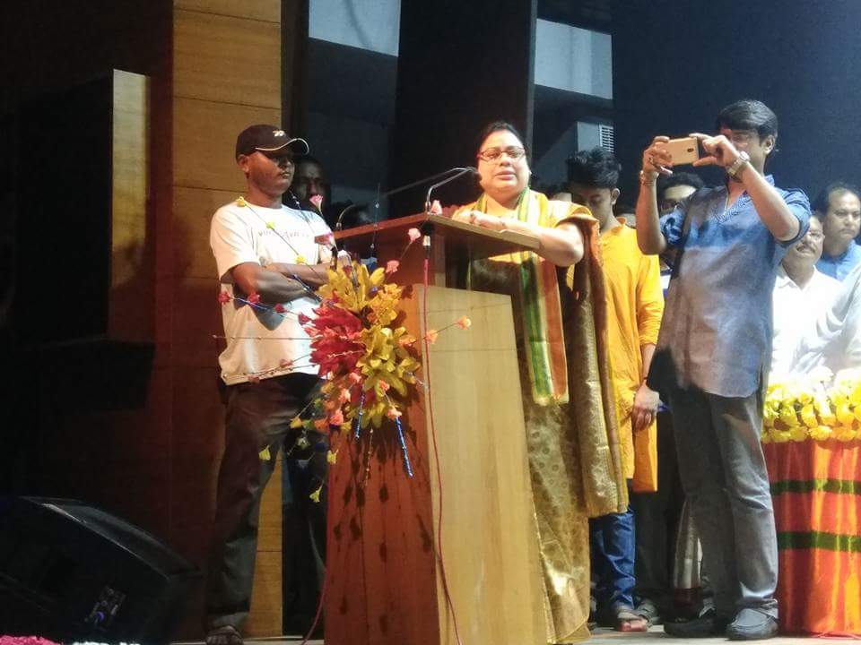 BJPSouth24PgsE's tweet photo. মাননীয় রাজ্য সভাপতি দিলীপ ঘোষ মহাশয় এর উপস্থিতিতে আজ দঃ ২৪ পরগনা পূর্ব জেলার  বারুইপুর রবীন্দ্রভবনে পঞ্চায়েত প্রার্থী  সংবর্ধনা অনুষ্ঠান অনুষ্ঠিত হলো| উপস্থিত ছিলেন র��জ্যের সাধারণ সম্পাদিকা দেবশ্রী চৌধুরী॥ https://t.co/dWS5e8mgSv