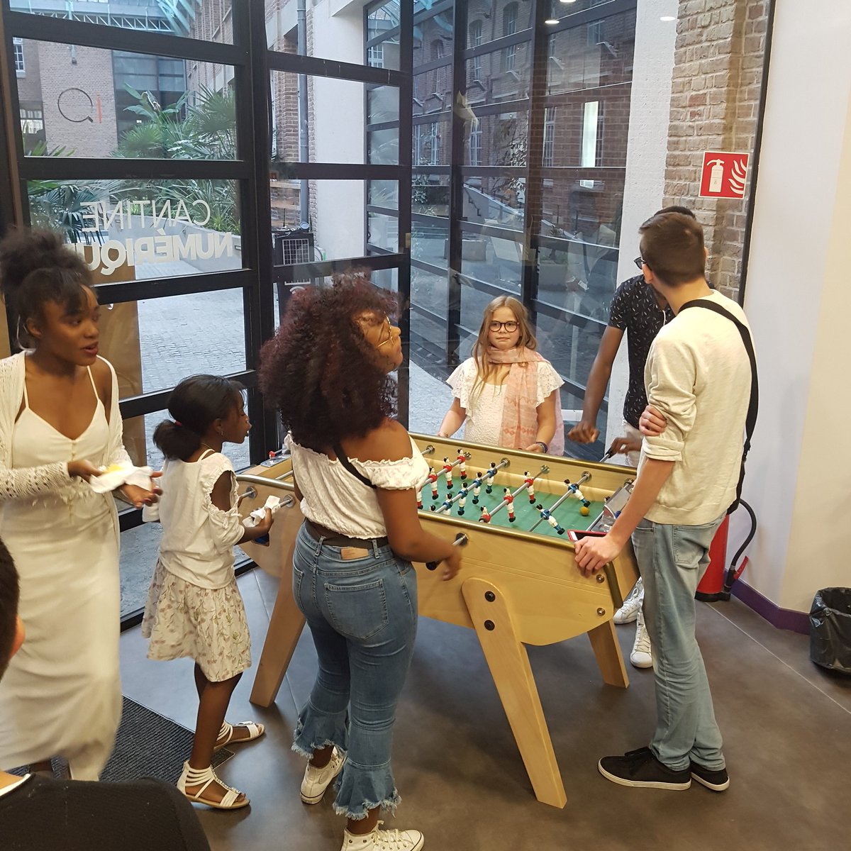 laTechAmienoise's tweet photo. La soirée de lancement @Hojataxis bat son plein, bientôt la fin de la conception technique et les tests terrain à #Kinshasa ! Bravo ! #SWAmiens #Innovation #Afrique #Sécurité #Paix https://t.co/fcRIKPrRmi