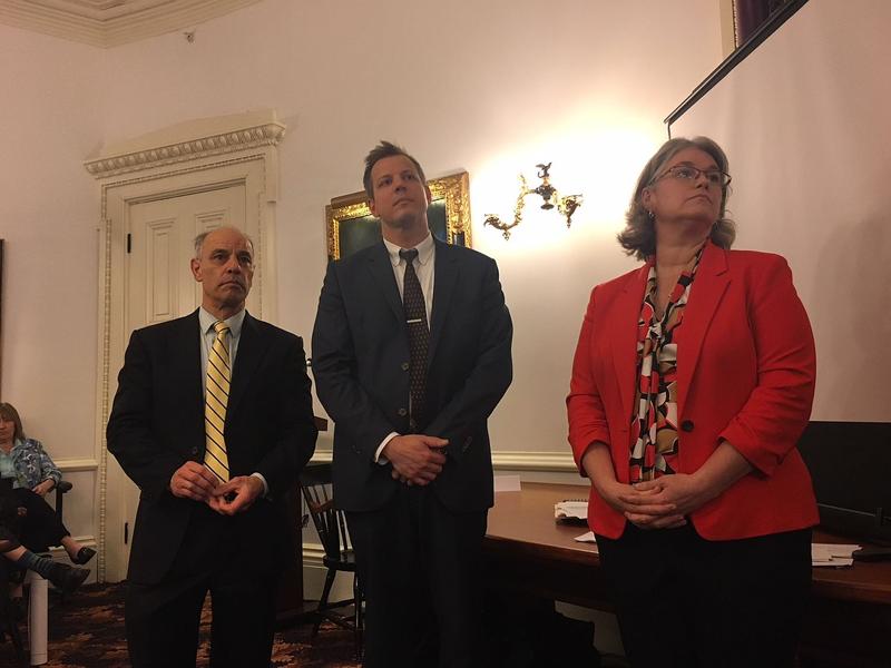 LISTEN: Administration Officials Offer Their Take On The Budget Battle As Shutdown Looms dlvr.it/QXQcpf https://t.co/oOqoFqWHdk