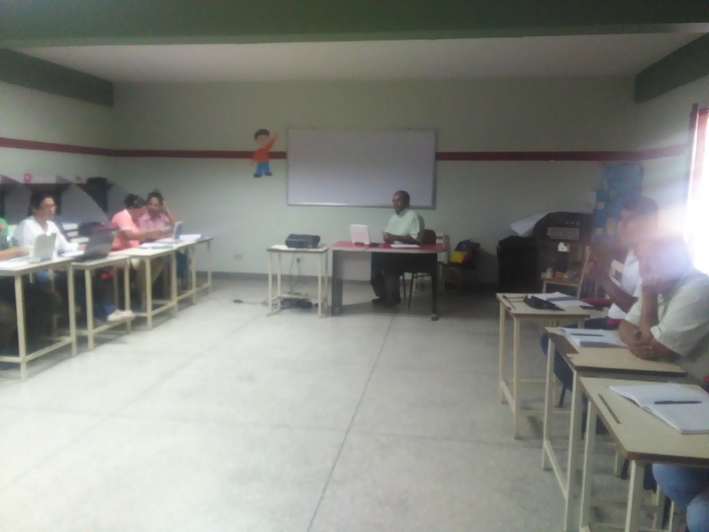 CEIFPMBARINAS's tweet photo. Formación de docentes para el ejercicio de la función Directiva Ambiente del Municipio Bolívar #FormacionNacionaldeDirectoresMPPE #FormandonosParaEducar #Barinas @solesole27 @JauaMiranda https://t.co/Wi2xWFlQBE