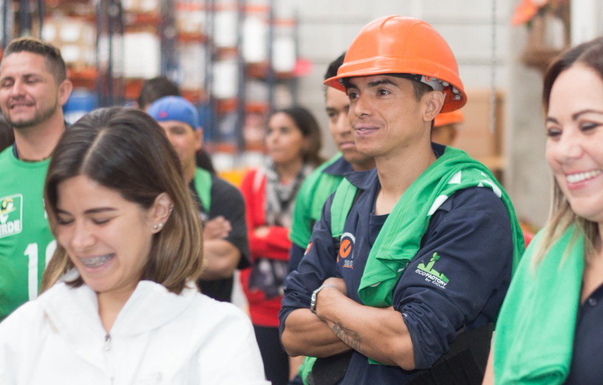 SContrerasMX's tweet photo. Seguimos visitando empresas en nuestro León, el día de hoy me abrieron las puertas en Pequeño Curtidor de León (PCL) donde platicamos de la visión del #LeónQueQueremos https://t.co/r4fd5ocawN