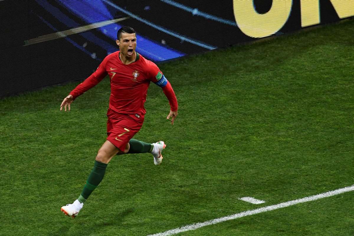 Hat Trick de CR7 num jogaço de seis gols entre Portugal e Espanha