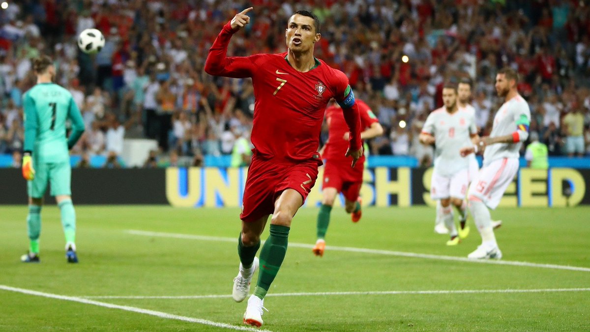 Cristiano Ronaldo Hat-trick, Portugal Tahan Imbang Spanyol 3-3 - 1