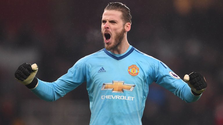 ManUtdMindset's tweet photo. De Gea protected us all season so you best believe I'm protecting the best goalkeeper in the world from Twitter slander. https://t.co/8JiZDv1Mst