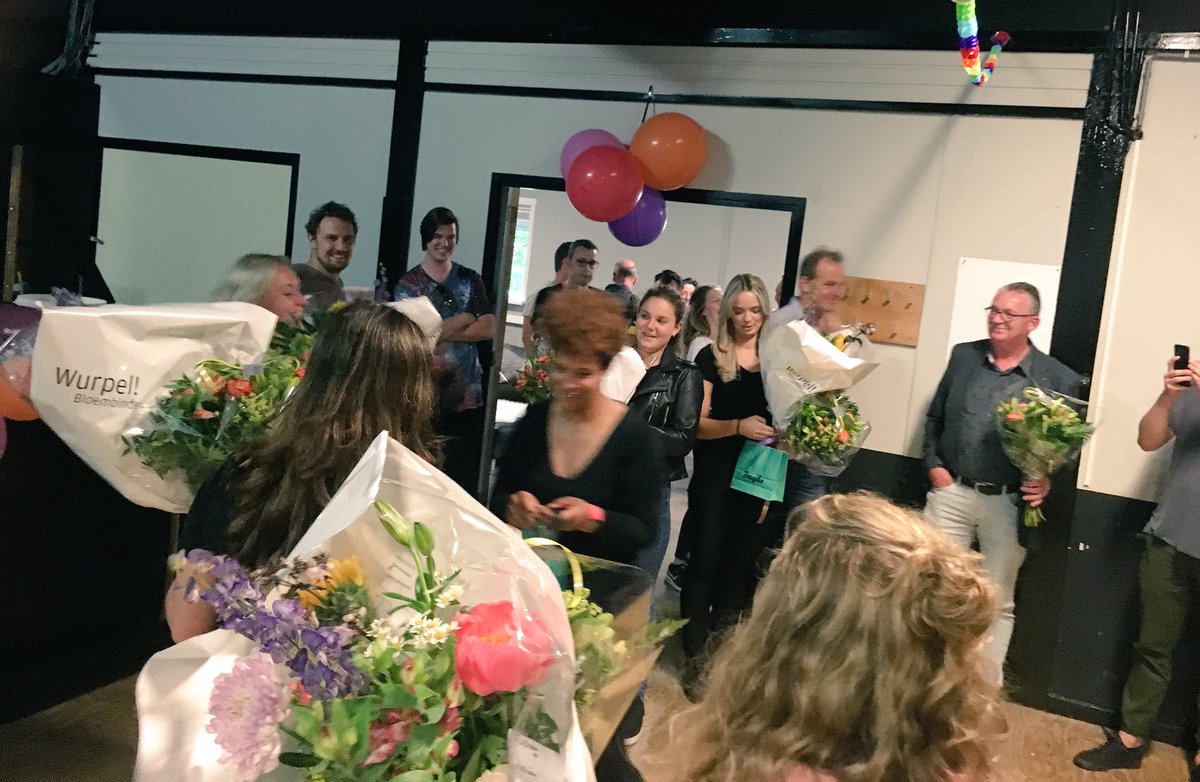 Msteffenswater's tweet photo. De huiskamer vd meiden van @jc_basis is echt tóp geworden!
Net als alle andere aanwezigen ben ik #trots op hun initiatief - helemaal omdat ik het mocht openen ◡̈ 

#meedenken #meepraten #meebeslissen https://t.co/VTvf6j5fLi