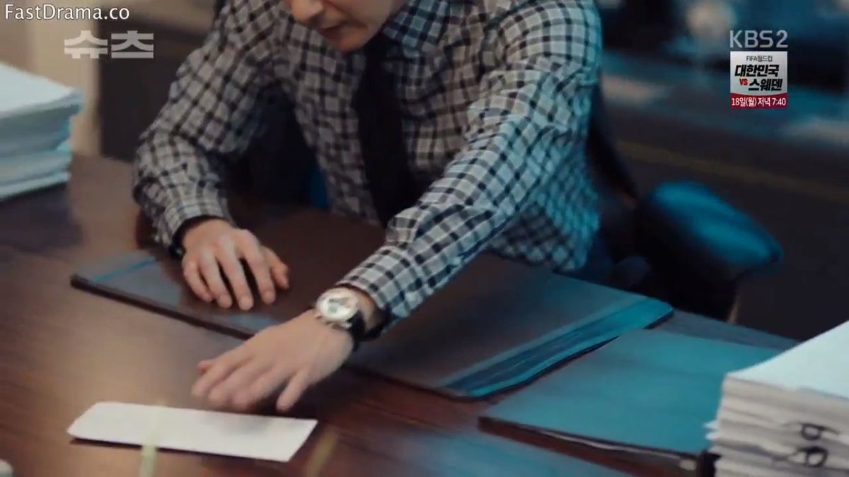 minhoshe's tweet photo. BITCH!! HE WROTE THE RESIGNATION LETTER THE DAY YW STARTED WORKING!!! I'M CRYING IN THE CLUB 😭😭😭 HE BET HIS EVERYTHING ON YW!! THIS BROMANCE WINS OTHERS CAN GO HOME
.
.
#Suits_Korea #ParkHyungSik #SuitsKR #SuitsKorea #JangDongGun https://t.co/qS1HNONG0u