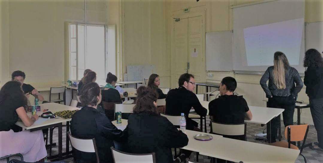BDE_APT's tweet photo. Un immense merci à Mathilde Bellay, Flore Nougarede, Manon Voirot et Alisé Hauss venues présenter le groupe @Nestle. Elles ont proposé des études de cas qui ont captivées les étudiants grignonais présents. https://t.co/2RBqYYiSMF