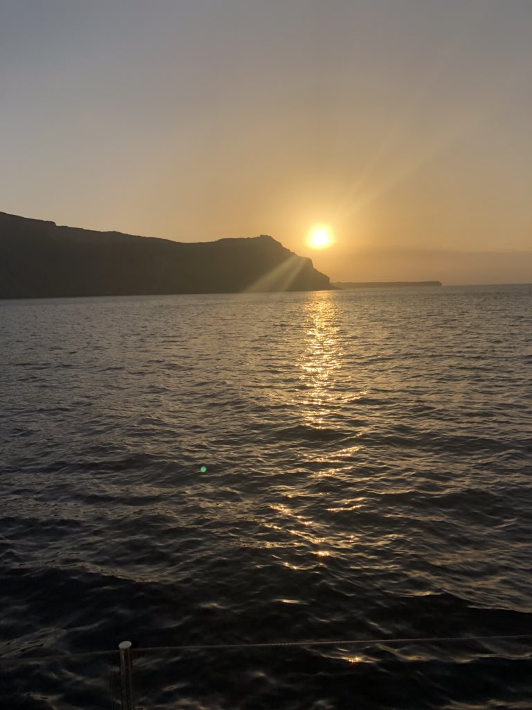 vbfor23's tweet image. Day 3 😮 #CatchFlights #Greece #santorini #catchmeifyoucan #vacation #NowHereIcanRelax #relax #love #beach #like #follow #santorinigreece #romantic #relationshipgoals #theGrind #allhustle #noluck #nostress #stressfree