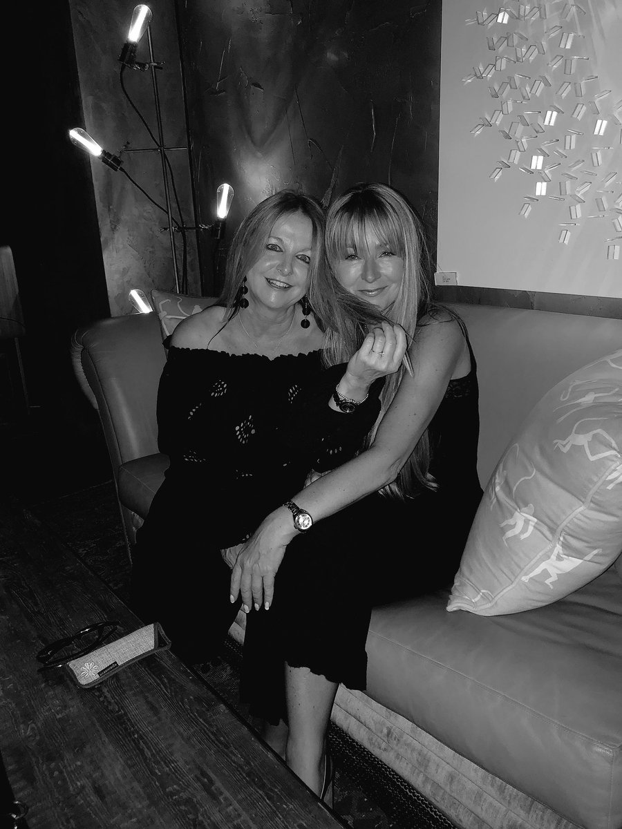 sally26snt's tweet photo. Friday night drinks
#MNKY
#Mayfair https://t.co/pDqHWWFBBM