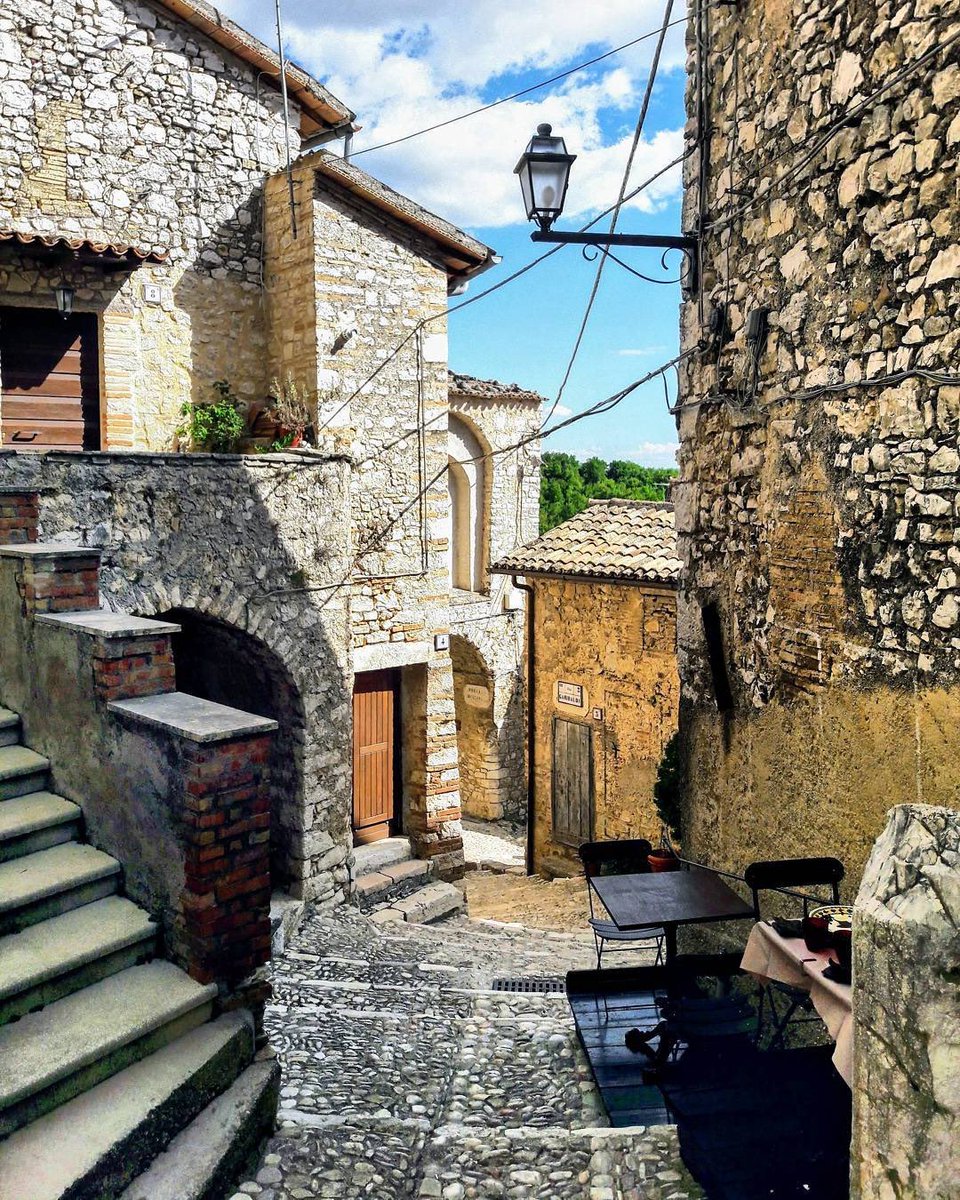 PicPublic's tweet image. #Labro #Italy