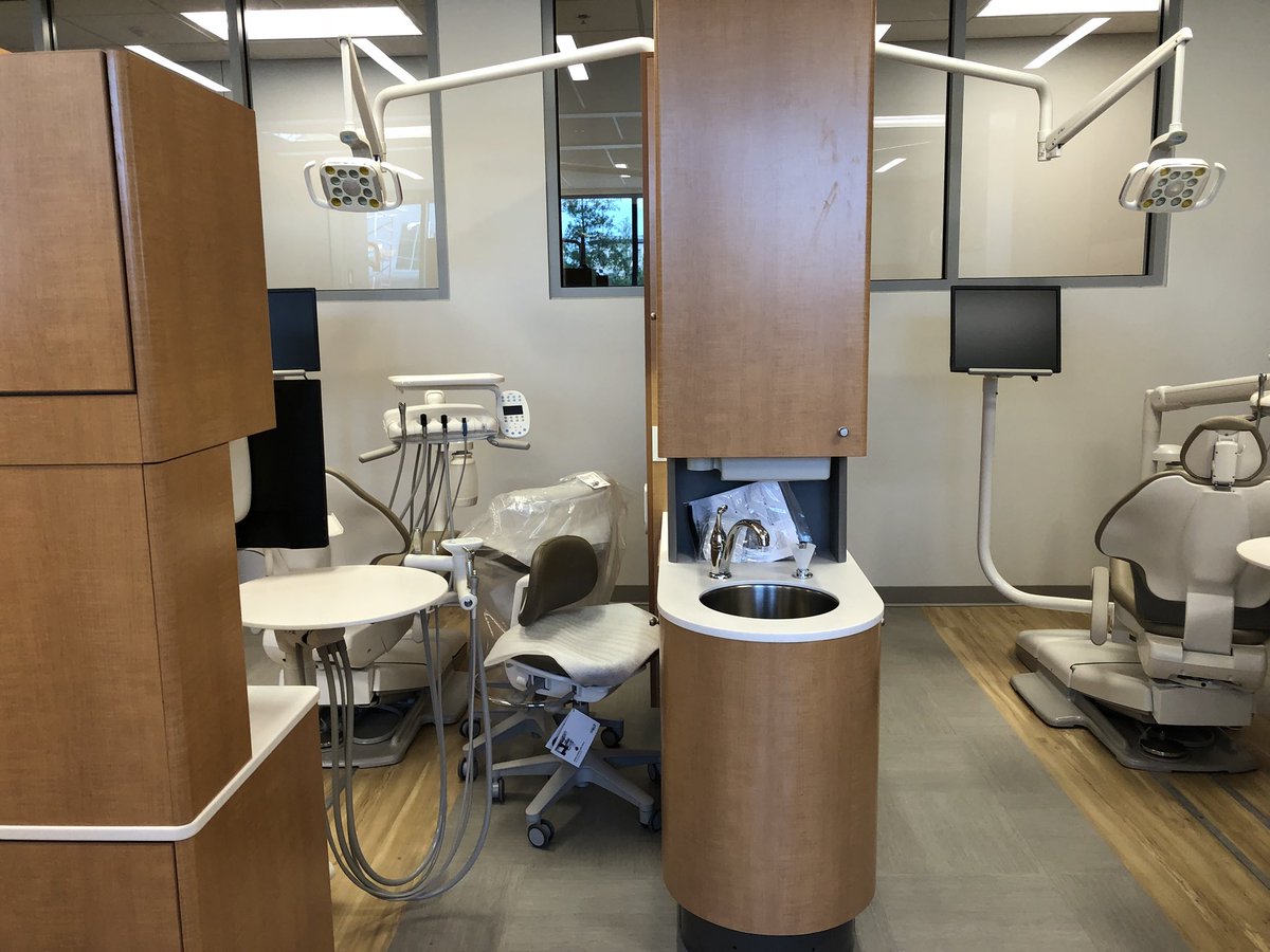 MayorWinnecke's tweet photo. With the Stone Family Center for Health Sciences opening on August 9th, the main building is looking good and soon ready for students. Here are some photos from today’s tour of the progress. @IUSMEvansville https://t.co/wsqPtRHGvB