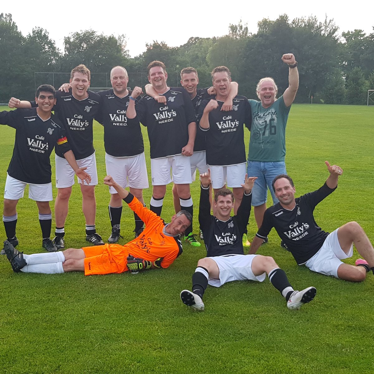 sportclubneede's tweet photo. #spneede Seem laat even zien hoe het wel moet.. Winst bij @vvRietmolen #piekenopdewieken https://t.co/LuPPBtwgeM