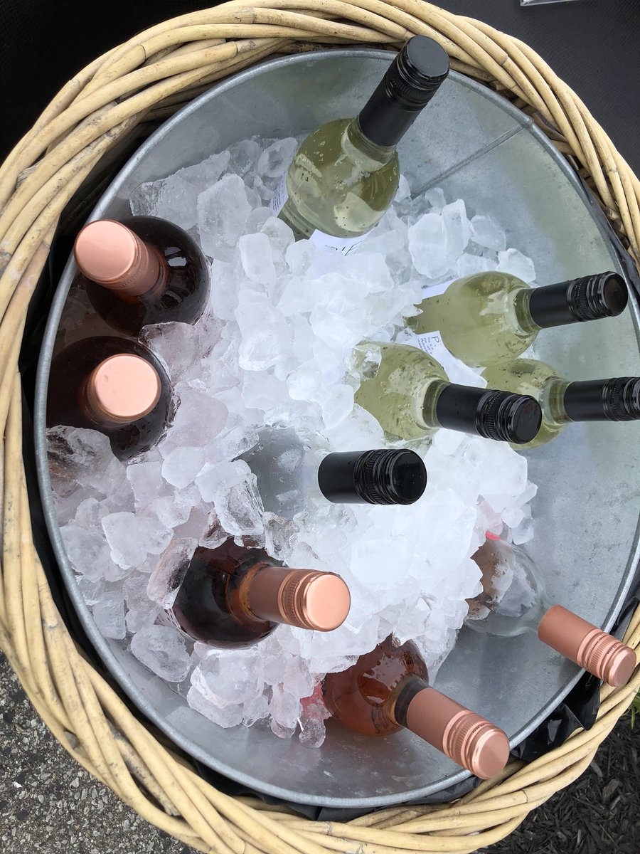 AlisonMontoya's tweet image. If you’re at #ArtAroundTown in Fort Thomas come by and get a glass of wine! Benefitting @charities_guild NKY 👟 
We are at 33 N. Fort Thomas Avenue