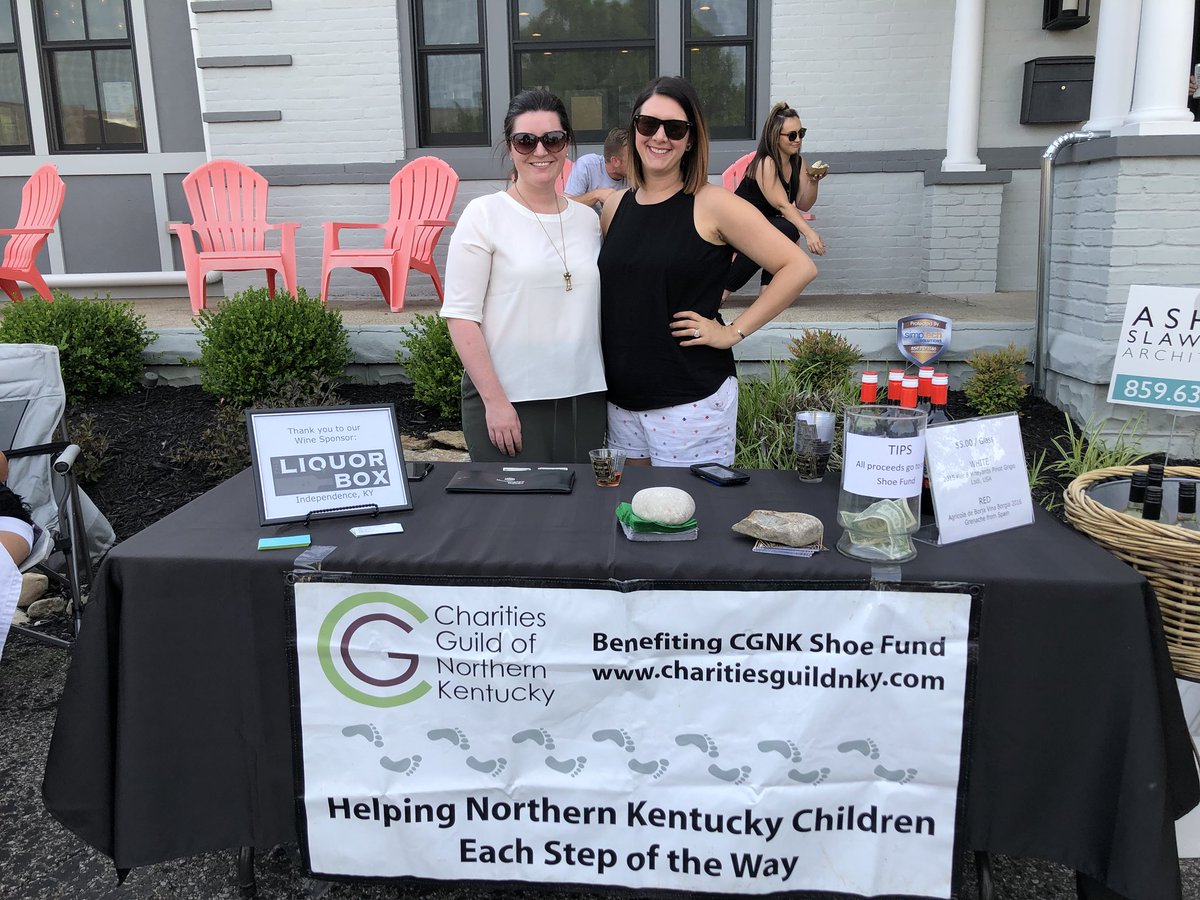 AlisonMontoya's tweet image. If you’re at #ArtAroundTown in Fort Thomas come by and get a glass of wine! Benefitting @charities_guild NKY 👟 
We are at 33 N. Fort Thomas Avenue