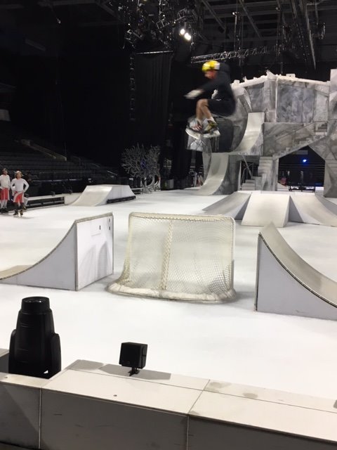 Fantastic new Cirque du Soleil show, first time on ice, Crystal, on in London's Budweiser Gardens til Sunday, then moving to Hamilton. 
cirquedusoleil.com/canada/hamilto…