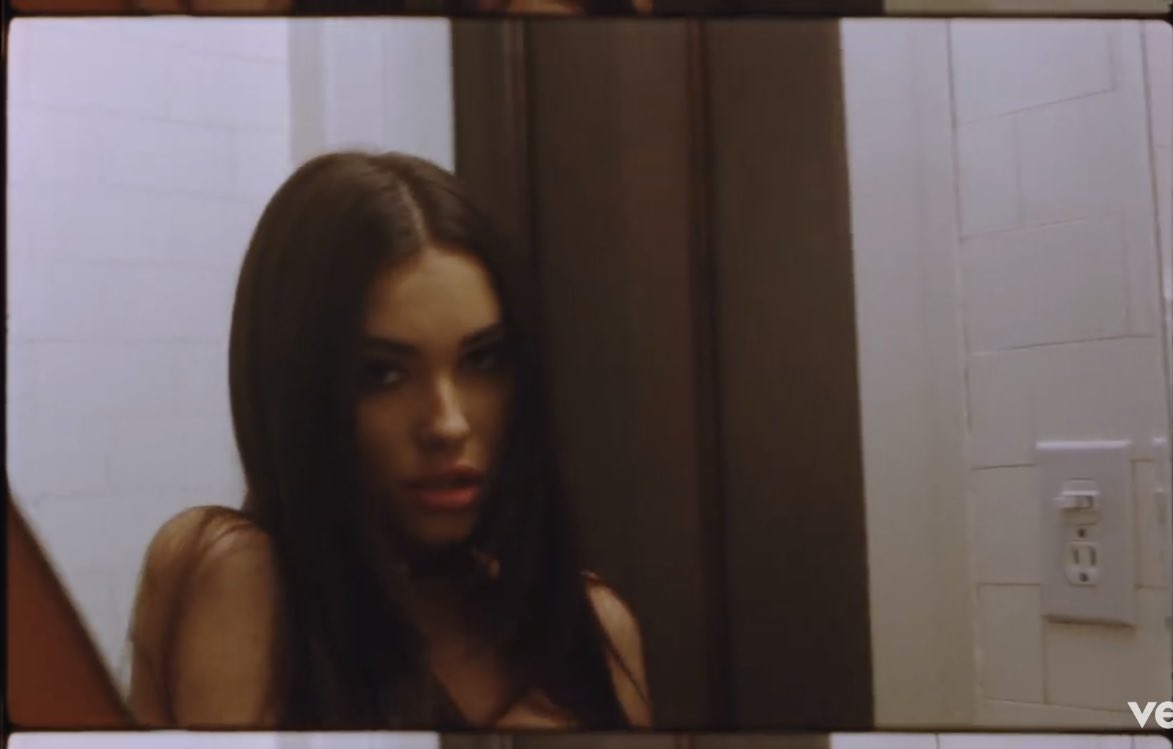 nycmelanie's tweet photo. Things Madison did... THAT 😍👏🏻 #HomeWithYouMusicVideo @madisonbeer so proud of u. Miss u. https://t.co/pZxDBgZ2n3