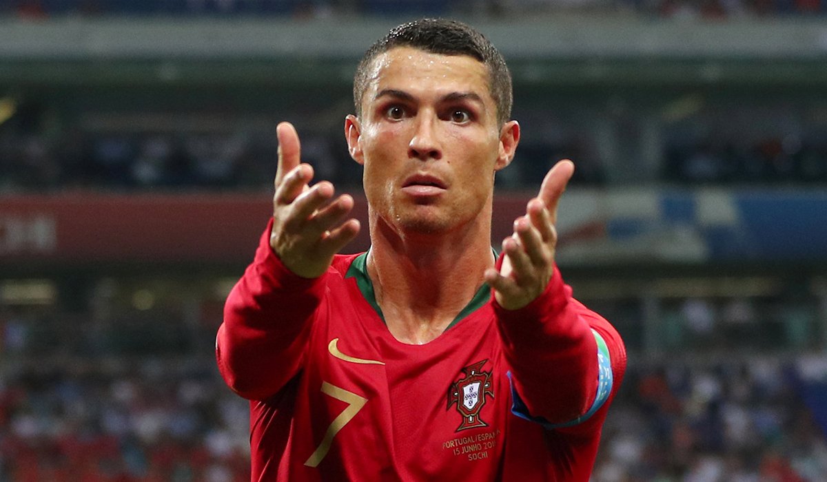 lequipe's tweet image. 🇵🇹🇪🇸 Le Portugal et l'Espagne à égalité 3-3 !

⚽⚽⚽ Le triplé pour Cristiano Ronaldo ! 

Le match en direct 👉 ow.ly/RyLq30kwoUu