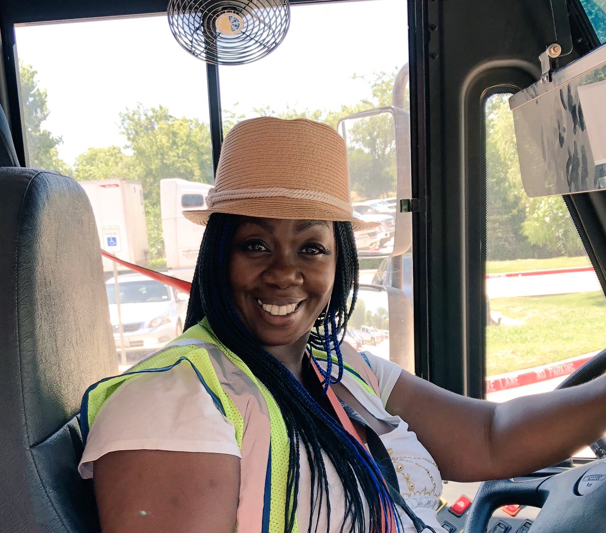 krista_brown_'s tweet photo. Miss Charlotte has always been my favorite bus driver, but our driver on the LES Flag bus is a close 2nd! #lisdlearns #SSI2018 https://t.co/BZ6M5uBF10