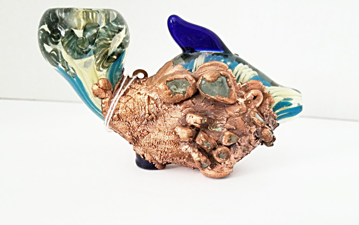 captivationglas's tweet image. Blue #FishyBowl ow.ly/xEXI30kwgJy #captivationglass #pipesofig #headypipes #uniquepipes