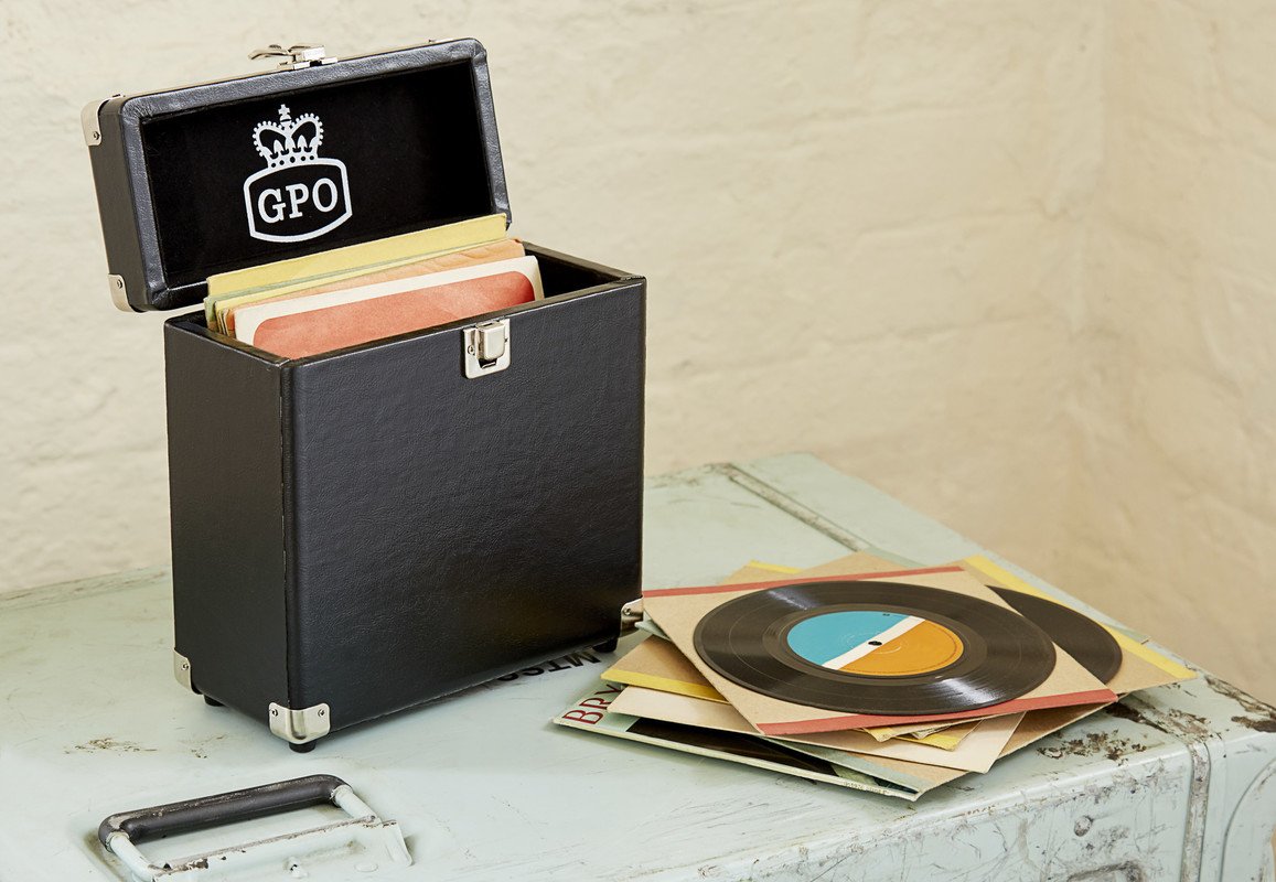 GPO_Retro's tweet photo. We designed our 7" #vinylcase because music fans told us they were struggling to find storage for their 45s. Choose your colour and keep your singles safe https://t.co/73Chg4VmSB